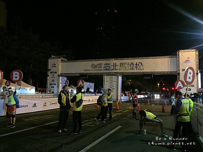 2015台北馬拉松2015-12-20 05.34.25.JPG